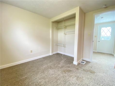 5028 Skylark Avenue West Mifflin PA 15122