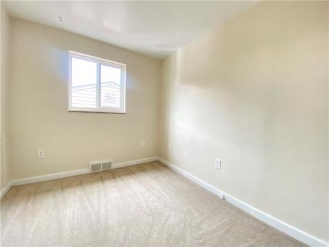 5028 Skylark Avenue West Mifflin PA 15122