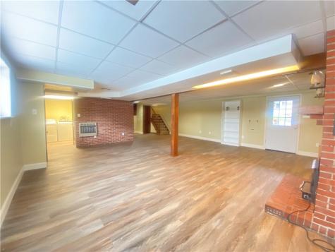 5028 Skylark Avenue West Mifflin PA 15122