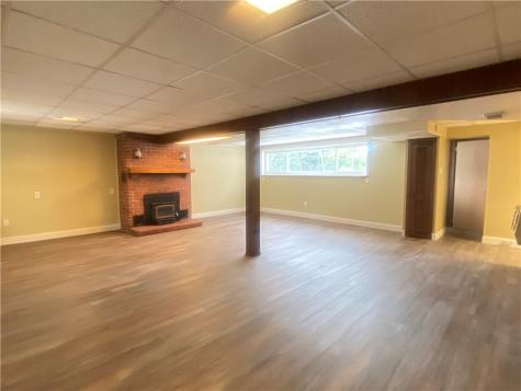 5028 Skylark Avenue West Mifflin PA 15122