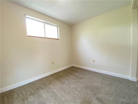 5028 Skylark Avenue West Mifflin PA 15122