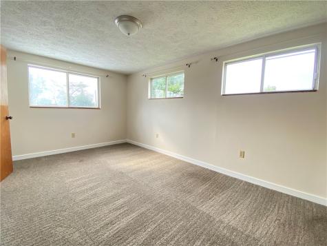 5028 Skylark Avenue West Mifflin PA 15122