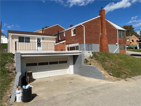 5028 Skylark Avenue West Mifflin PA 15122