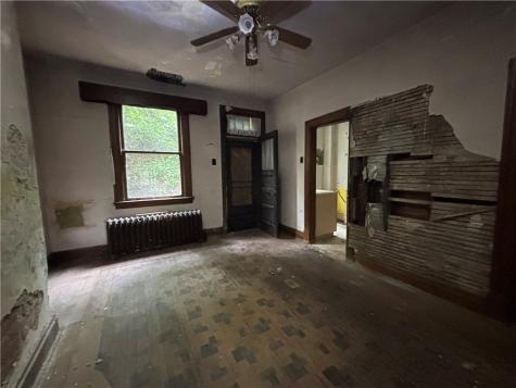 1134 Fabyan Street Spring Hill PA 15212