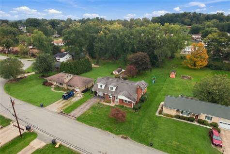 712 William Drive Level Green PA 15085