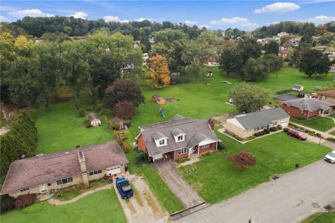 712 William Drive Level Green PA 15085