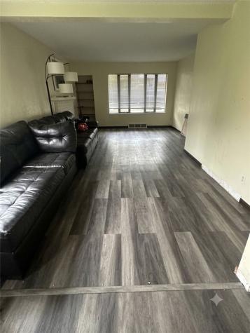 712 William Drive Level Green PA 15085