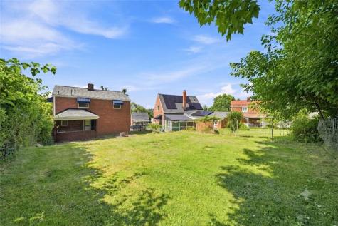 1538 Woodbine Street Stanton Heights PA 15201