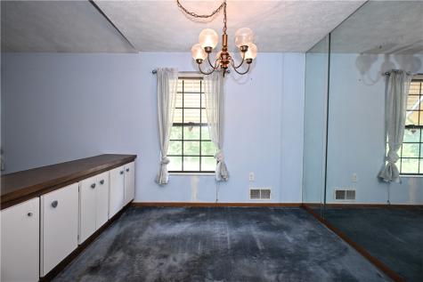 105 Williamsburg Drive Elizabeth Township/boro PA 15037