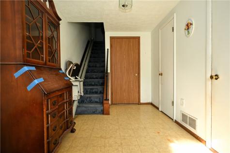 105 Williamsburg Drive Elizabeth Township/boro PA 15037