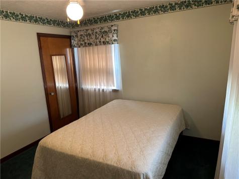1109 Holmes Street Mckees Rocks PA 15136