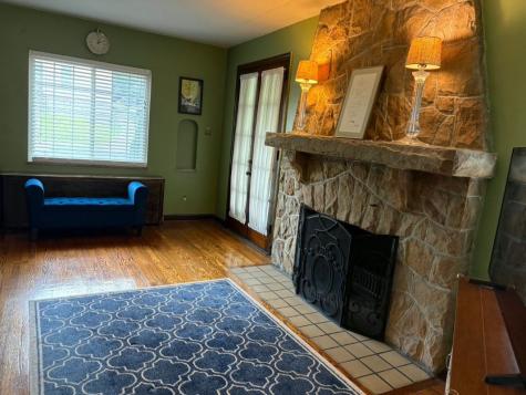 608 E 10th Avenue Tarentum PA 15084