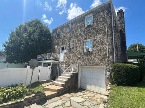 608 E 10th Avenue Tarentum PA 15084