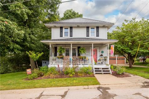 106 Arnold Avenue Houston PA 15342