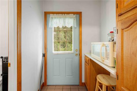 106 Arnold Avenue Houston PA 15342