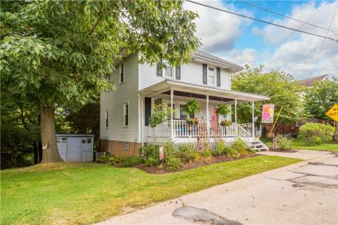 106 Arnold Avenue Houston PA 15342