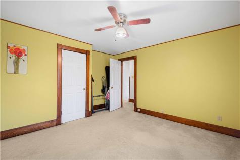 106 Arnold Avenue Houston PA 15342
