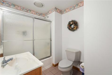 106 Arnold Avenue Houston PA 15342