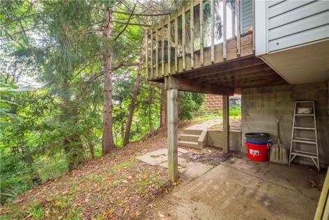 106 Arnold Avenue Houston PA 15342