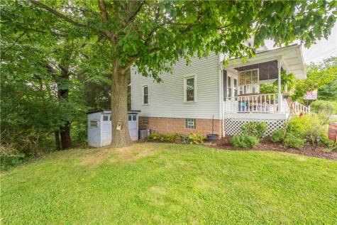 106 Arnold Avenue Houston PA 15342