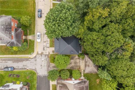 106 Arnold Avenue Houston PA 15342
