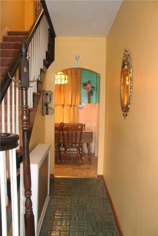 67 Warren Street Crafton PA 15205