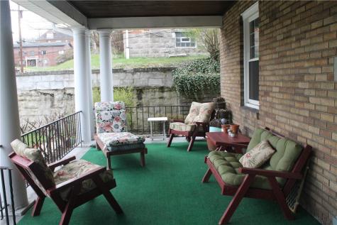 67 Warren Street Crafton PA 15205