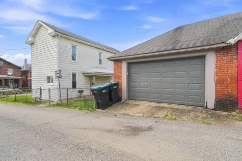 321 E 9th Avenue Tarentum PA 15084