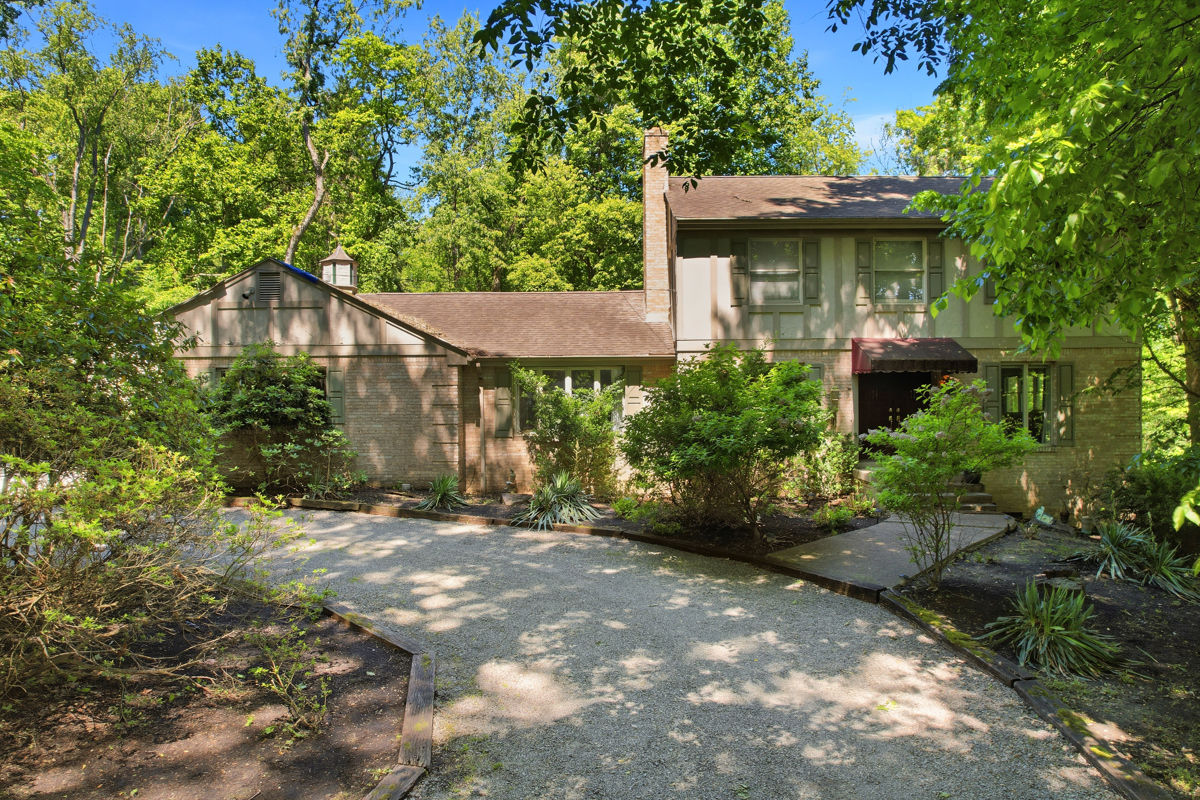 571 Flower Hill Lane Fox Chapel PA 15238
