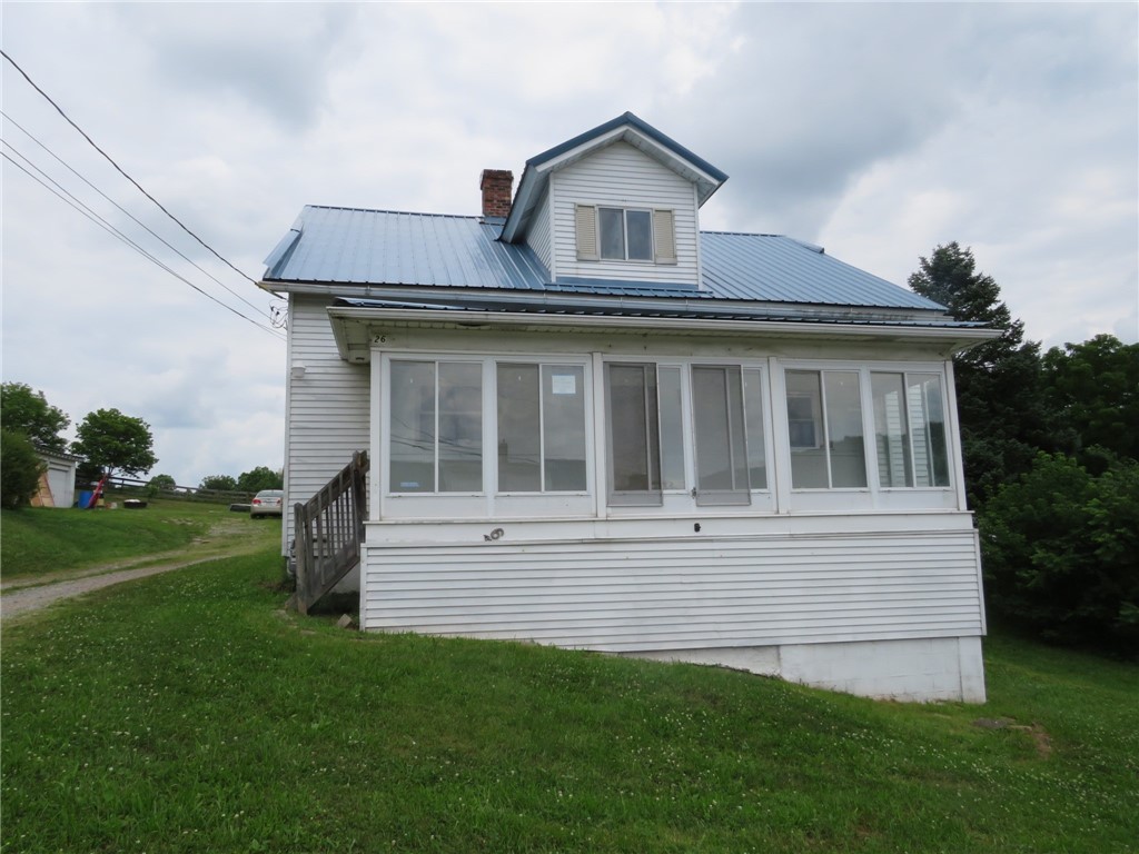 26 Campbell Drive Avella PA 15312