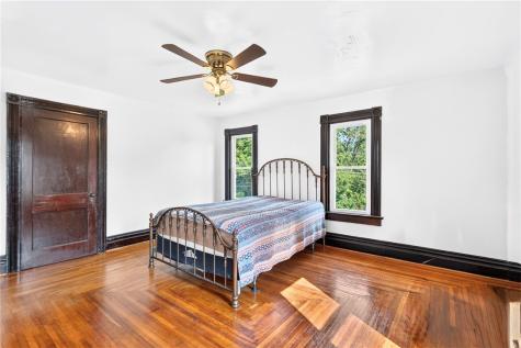 520 Garfield Avenue Scottdale PA 15683