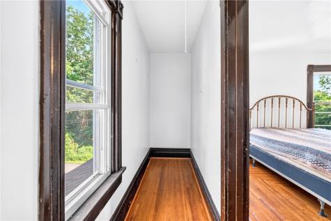 520 Garfield Avenue Scottdale PA 15683