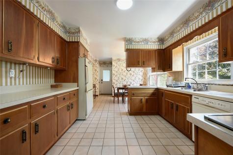 577 Highland Avenue Wilkins Township PA 15145