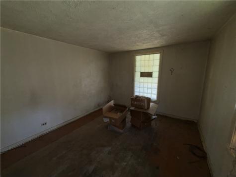 1231 Holmes Street Mckees Rocks PA 15136