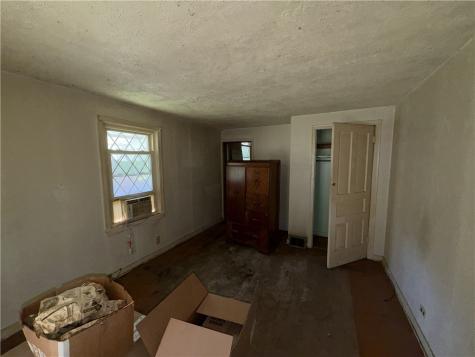 1231 Holmes Street Mckees Rocks PA 15136
