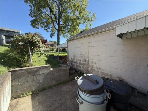 1231 Holmes Street Mckees Rocks PA 15136