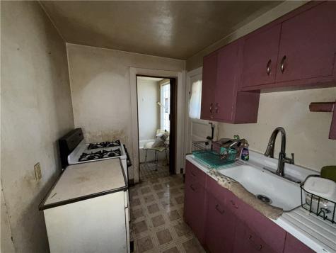 1231 Holmes Street Mckees Rocks PA 15136