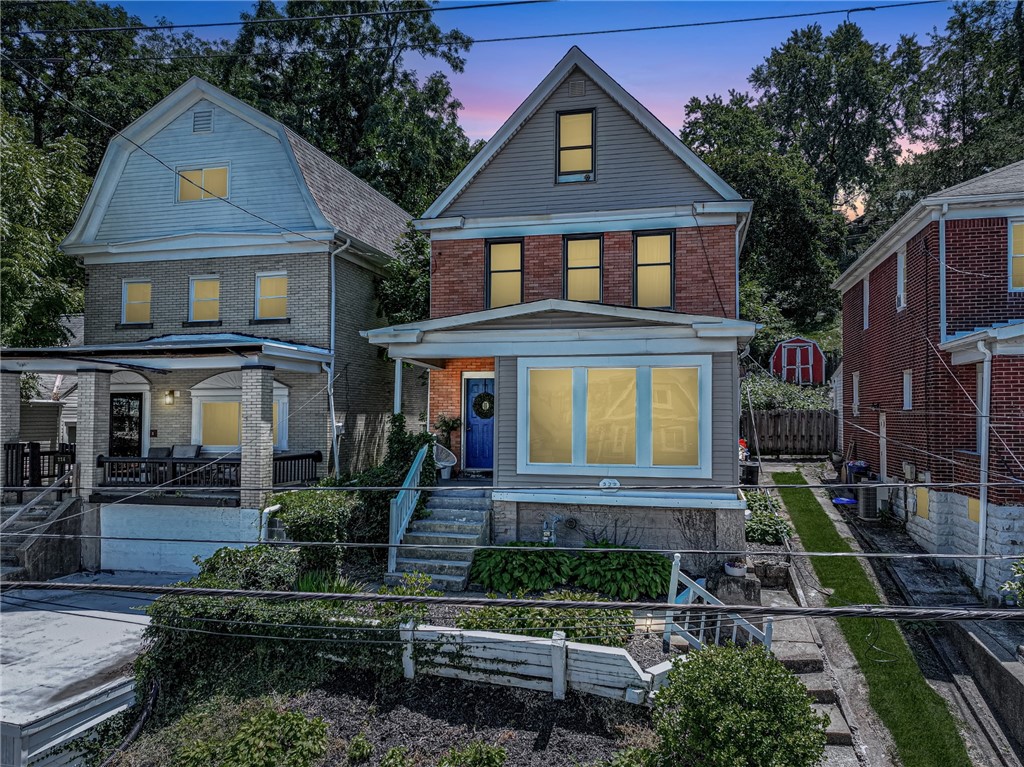 222 E Agnew Avenue Carrick PA 15210