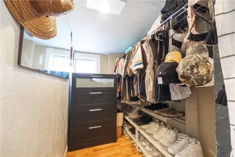 222 E Agnew Avenue Carrick PA 15210