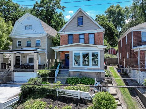 222 E Agnew Avenue Carrick PA 15210