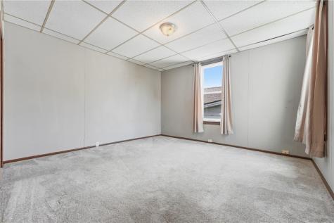 212 Fairview Avenue City Of But Ne PA 16001