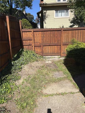 912 Hillsboro Street Sheraden PA 15204