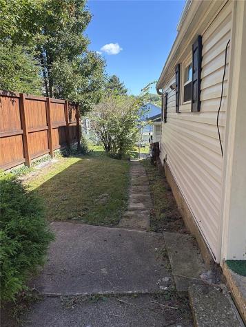912 Hillsboro Street Sheraden PA 15204