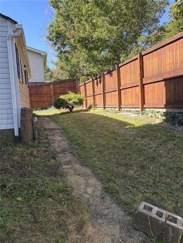 912 Hillsboro Street Sheraden PA 15204