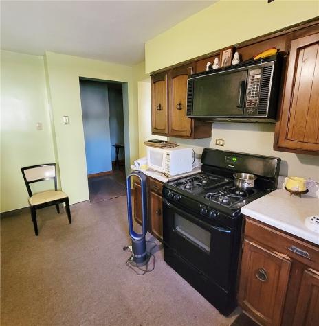 7016 Frankstown Avenue Homewood Brushton PA 15208