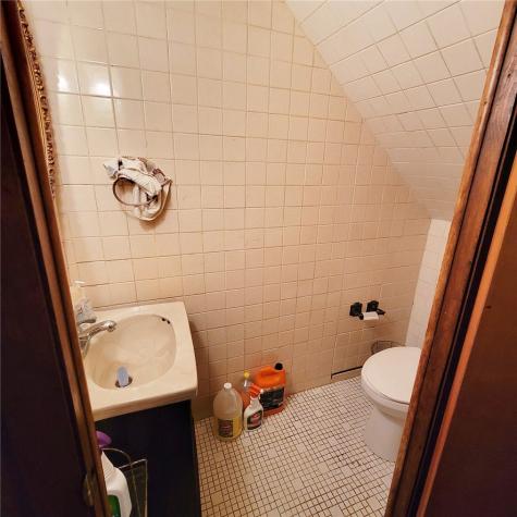 7016 Frankstown Avenue Homewood Brushton PA 15208