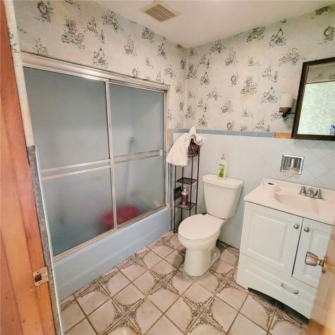 7016 Frankstown Avenue Homewood Brushton PA 15208
