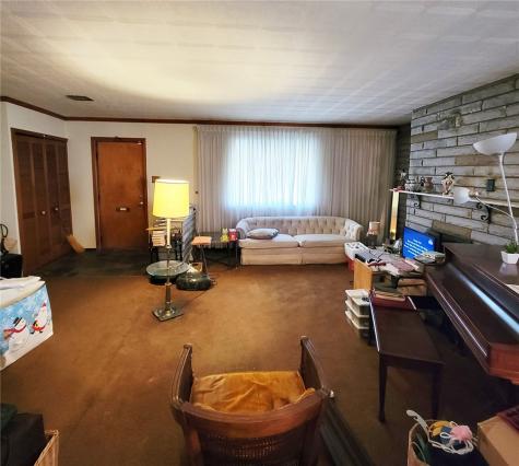 7016 Frankstown Avenue Homewood Brushton PA 15208
