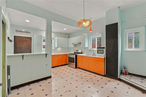 306 E 11th Avenue Homestead PA 15120