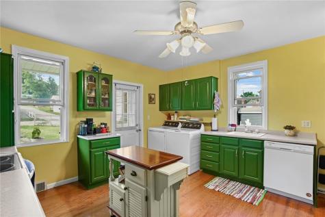 925 Walnut Street Springdale Boro PA 15144